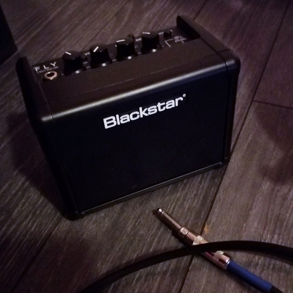 Black Jackson Dinky Electric Guitar with Mini Amp, Cord, and Guitar Stand - Picture 3 of 5